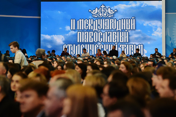 Российская молодежь способна на подвиг и творчество, — Патриарх Кирилл