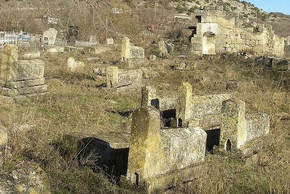 В Крыму отреставрируют храм XIV века