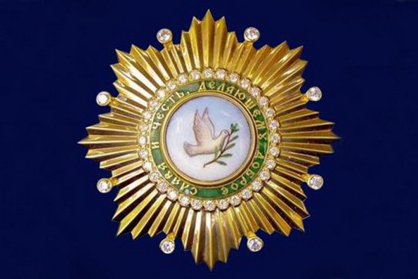 Глава Дагестана удостоен одной из высших наград Русской Церкви