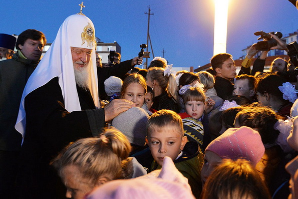 Патриарх Кирилл призвал родителей воспитывать детей в православной вере