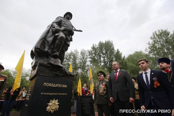 На месте тяжелых боев в Ростове-на-Дону открыли памятник советскому солдату