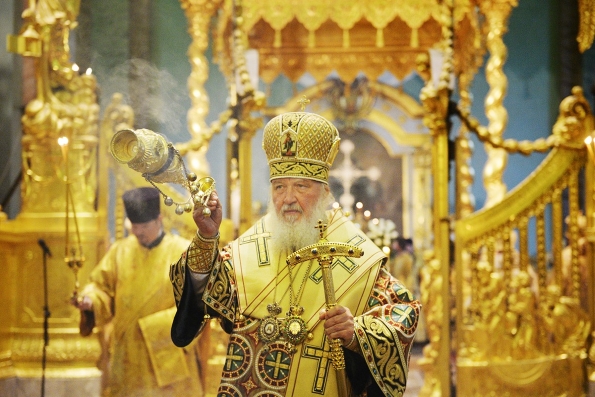 В день Петра и Павла патриарх Кирилл совершил Литургию в Петропавловском соборе Петербурга