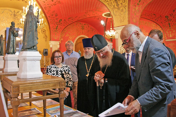 Патриарх Кирилл предложил доработать модели памятников русским Первосвятителям